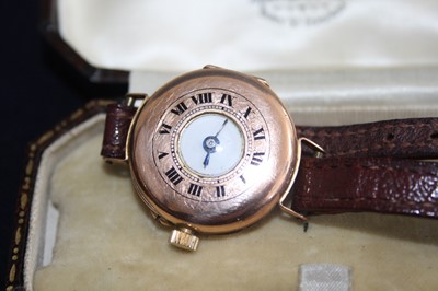 Lot 390 - A lady's vintage 9ct gold cased half hunter...