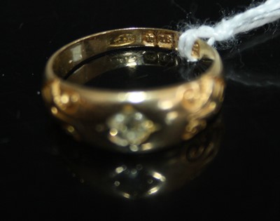 Lot 426 - A vintage 18ct gold diamond ring, the illusion...