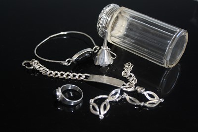 Lot 442 - Assorted silver and white metal costume...