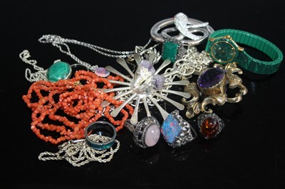 Lot 443 - Assorted costume jewellery to include coral...
