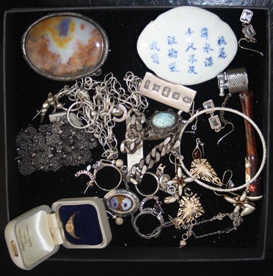 Lot 447 - Assorted costume jewellery to include identity...