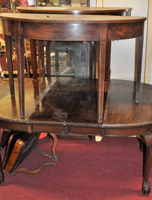 Lot 1197 - Furniture to include; a mahogany extending...
