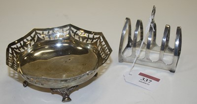 Lot 337 - A George V pierced silver dish, Birmingham...
