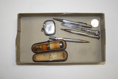 Lot 353 - Various silver items, to include a silver...