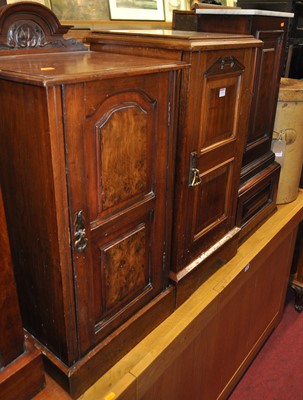 Lot 1278 - A Victorian walnut and figured walnut...