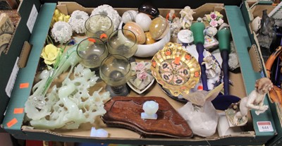 Lot 644 - A box of miscellaneous items to include an...