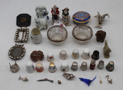 Lot 460 - A box of miscellaneous items, to include a...