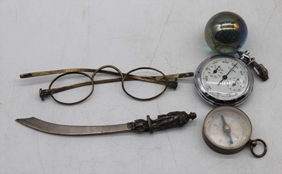 Lot 473 - A box of miscellaneous items, to include a...