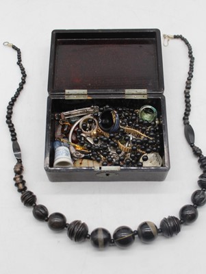 Lot 493 - Various costume jewellery, to include beaded...