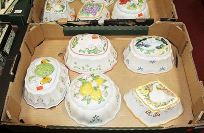 Lot 729 - Two boxes of assorted Franklin Mint Le Cordon...