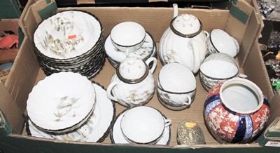 Lot 695 - A box of miscellaneous items to include a mid...