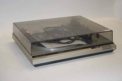Lot 596 - A Technics SL-B21 automatic turntable system