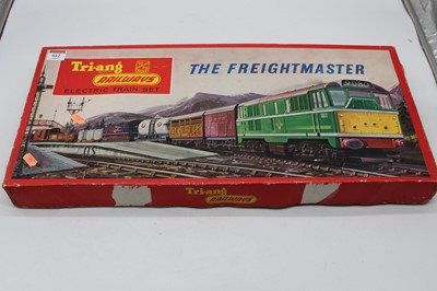Lot 612 - A boxed Triang Railways electric trainset The...