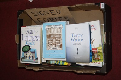 Lot 618 - A box of mainly modern hard back books to...