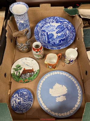 Lot 59 - A collection of miscellaneous items, to...