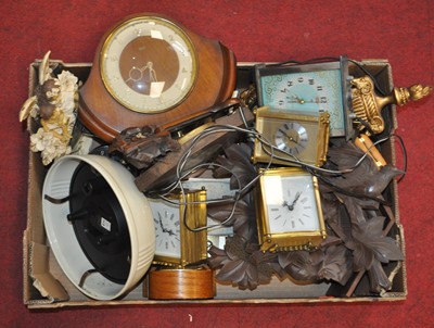 Lot 76 - A box of various vintage clocks