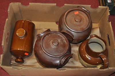 Lot 90 - A Lovatts Langleyware hunting pattern jug,...