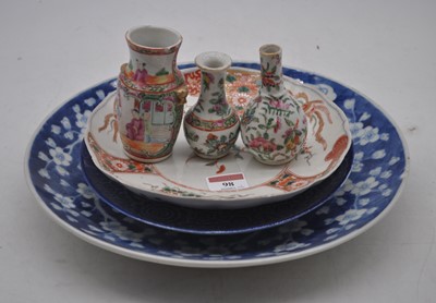 Lot 98 - A Chinese export porcelain charger, in the...