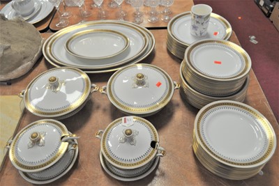 Lot 137 - A Grimwades Royal Winton earthenware dinner...