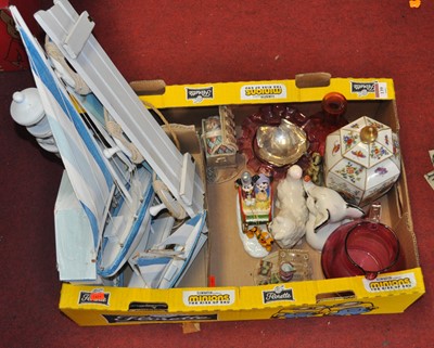 Lot 139 - A box of miscellaneous items to include a...