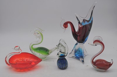 Lot 200 - A collection of Italian glassware to include...