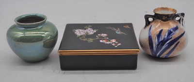 Lot 163 - A Royal Doulton blue & white vase, height...