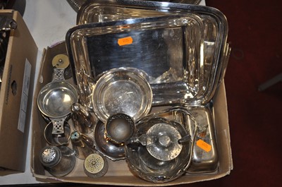 Lot 216 - A small collection of miscellaneous metal...