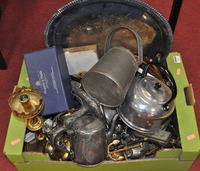 Lot 226 - A collection of miscellaneous items to include...