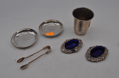 Lot 257 - A small collection of miscellaneous items to...