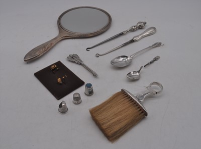 Lot 266 - A collection of miscellaneous items to include...