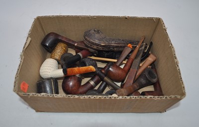 Lot 271 - A small collection of assorted Victorian and...