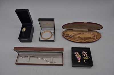 Lot 284 - A collection of miscellaneous costume...