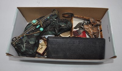 Lot 285 - A collection of miscellaneous items to include...
