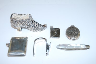 Lot 344 - A early 20th century silver and embossed pin...
