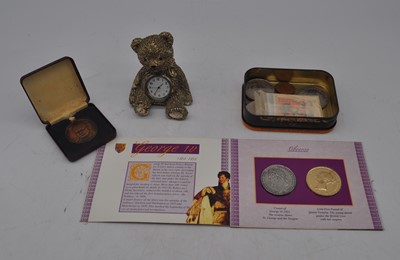 Lot 457 - A small collection of miscellaneous items to...
