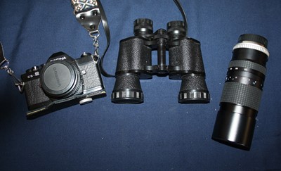 Lot 487 - A Cosina CS-2 camera, in leather case;...