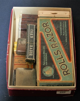 Lot 488 - A boxed Rolls Viscount model razor; together...
