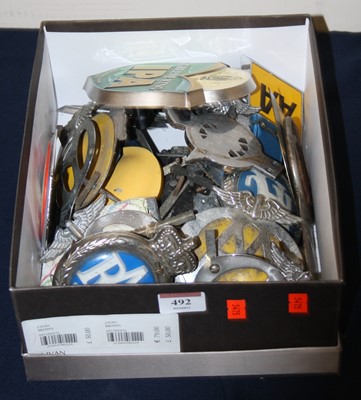 Lot 492 - A collection of miscellaneous items, to...
