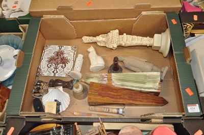 Lot 424 - A box of miscellaneous items to include...
