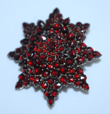 Lot 2538 - A yellow metal Bohemian garnet double...