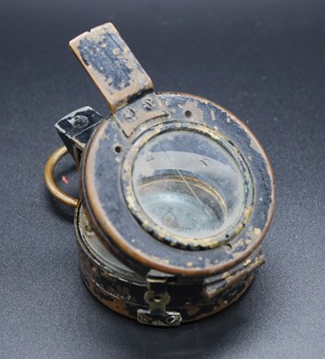 Lot 78 - A WW II Verner's Pattern Mk III brass cased...