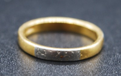 Lot 2647 - A vintage 22ct gold and part-platinum faced...