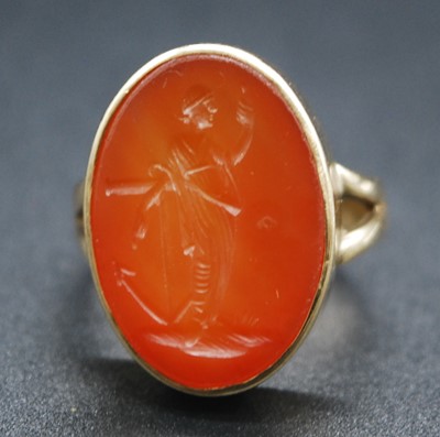 Lot 2677 - A Victorian 9ct gold carnelian intaglio ring,...