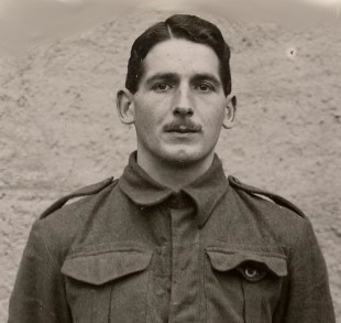 Lot 11 - A Fairbairn-Sykes 1st Pattern Commando...