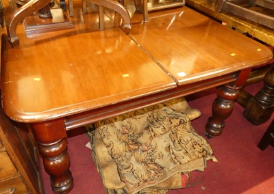 Lot 1338 - A Victorian mahogany round cornered extending...