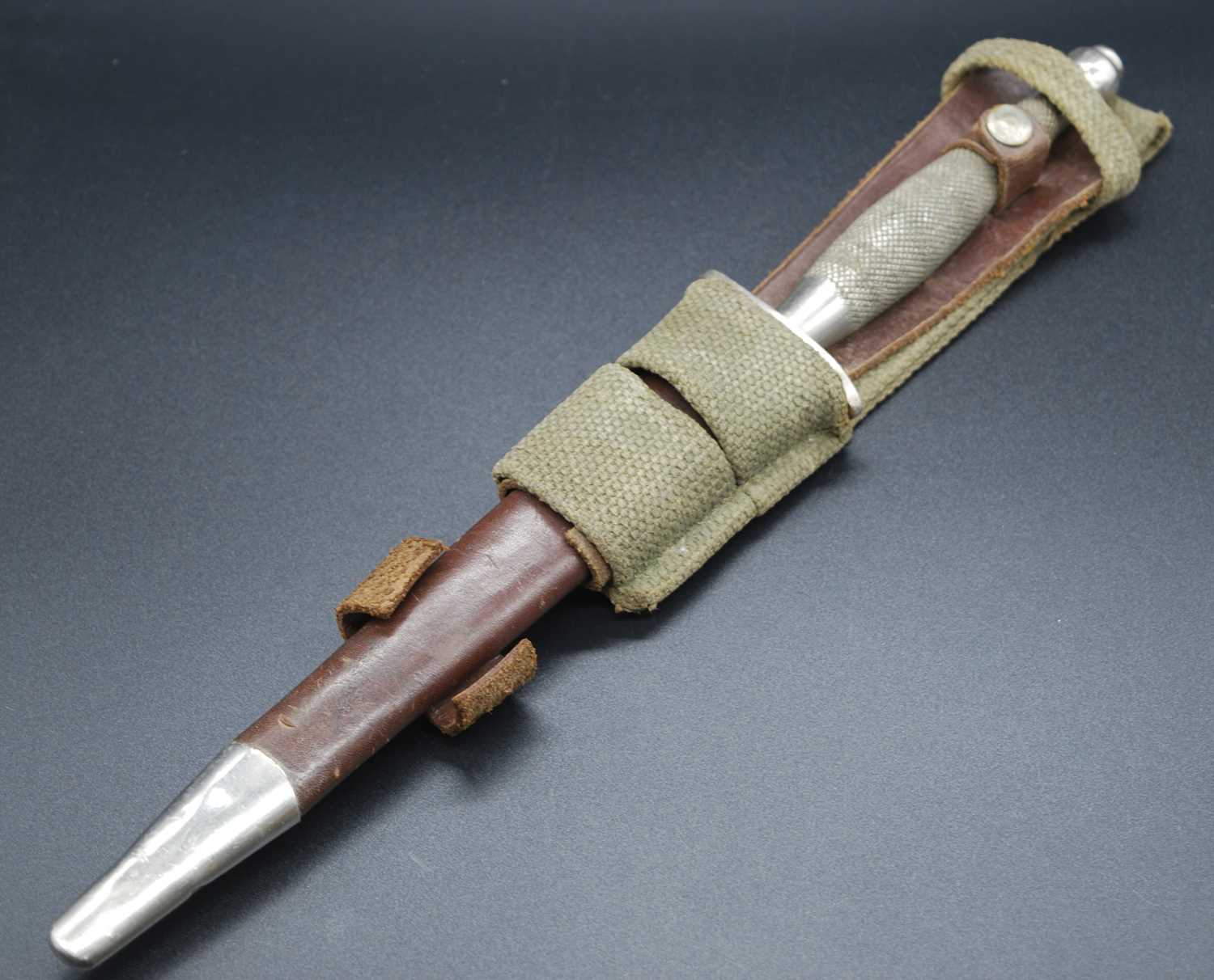 Lot 188 - A Fairbairn-Sykes 1st Pattern Commando...