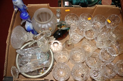 Lot 92 - A collection of glassware to include a set of ...