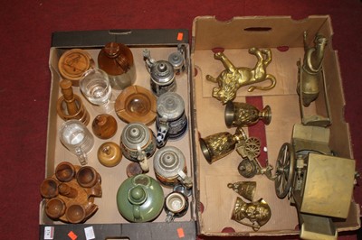 Lot 174 - A collection of glassware, ceramics, and...