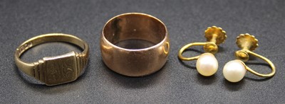 Lot 436 - A 9ct gold wedding band, size J; together with...