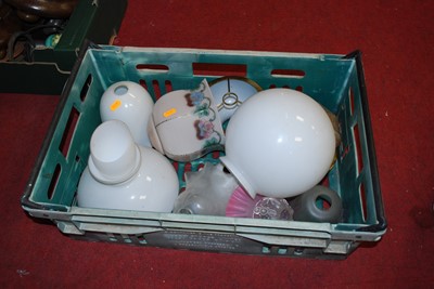 Lot 821 - A collection of vintage glass lampshades